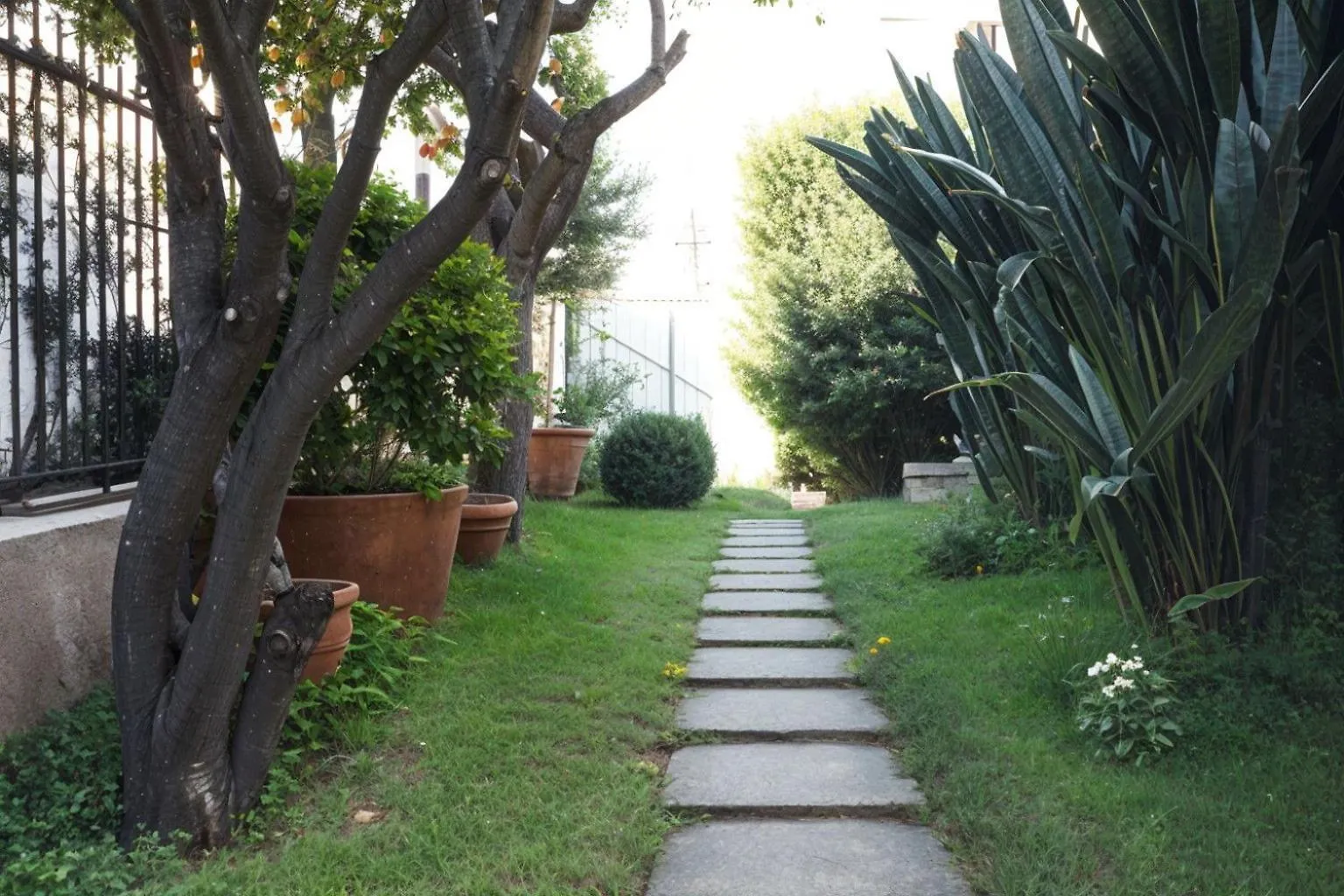 Antibes Secret Garden Apartment